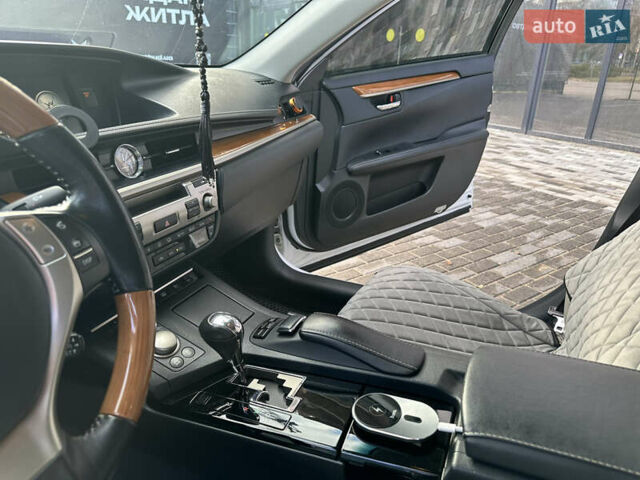 Белый Лексус ЕС, объемом двигателя 2.49 л и пробегом 167 тыс. км за 17500 $, фото 18 на Automoto.ua