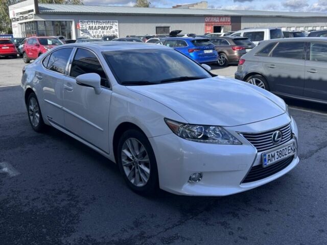 Белый Лексус ЕС, объемом двигателя 2.5 л и пробегом 183 тыс. км за 14999 $, фото 1 на Automoto.ua