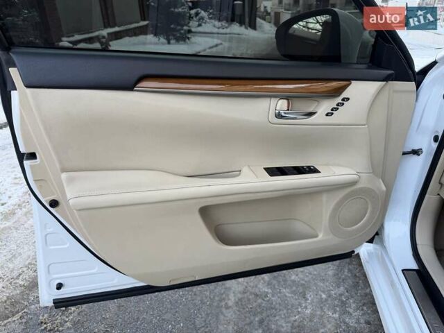 Белый Лексус ЕС, объемом двигателя 2.5 л и пробегом 187 тыс. км за 13900 $, фото 11 на Automoto.ua