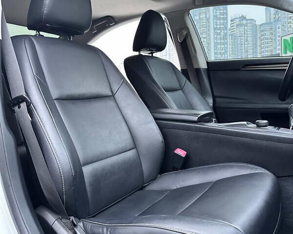 Білий Лексус ЕС, об'ємом двигуна 2.49 л та пробігом 228 тис. км за 17300 $, фото 47 на Automoto.ua