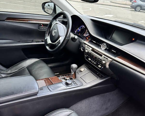 Білий Лексус ЕС, об'ємом двигуна 2.49 л та пробігом 228 тис. км за 17300 $, фото 27 на Automoto.ua