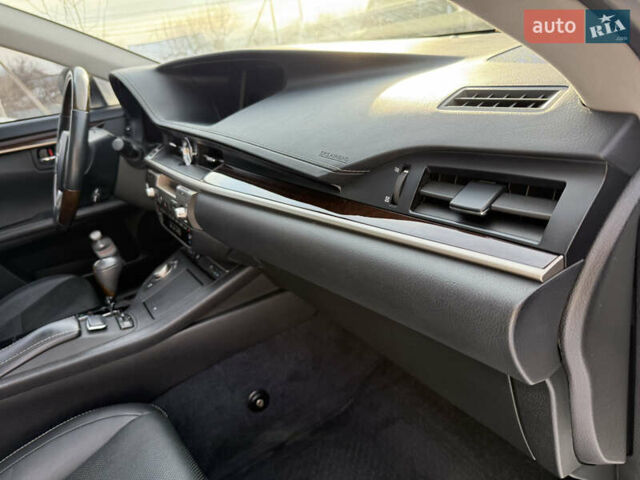 Белый Лексус ЕС, объемом двигателя 3.5 л и пробегом 87 тыс. км за 22500 $, фото 107 на Automoto.ua