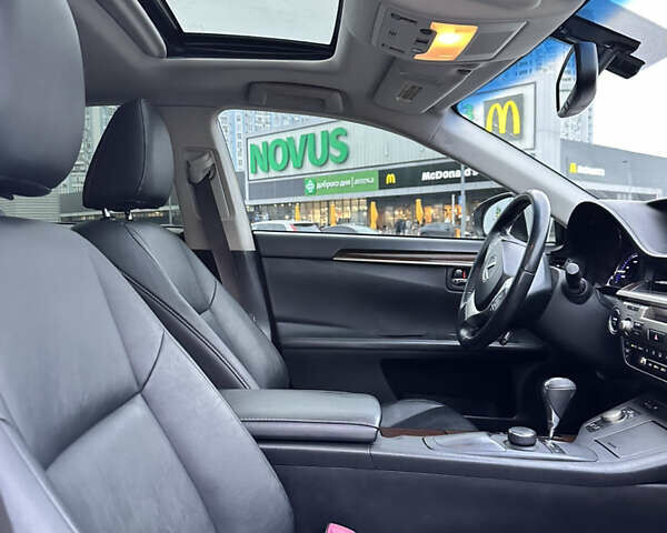 Білий Лексус ЕС, об'ємом двигуна 2.49 л та пробігом 228 тис. км за 17300 $, фото 48 на Automoto.ua