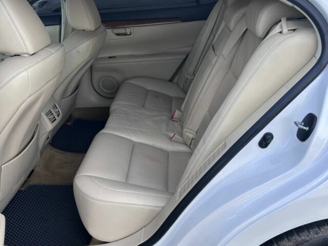 Белый Лексус ЕС, объемом двигателя 2.5 л и пробегом 183 тыс. км за 14999 $, фото 5 на Automoto.ua