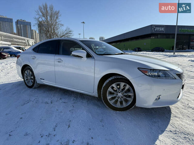 Білий Лексус ЕС, об'ємом двигуна 2.5 л та пробігом 192 тис. км за 18600 $, фото 4 на Automoto.ua