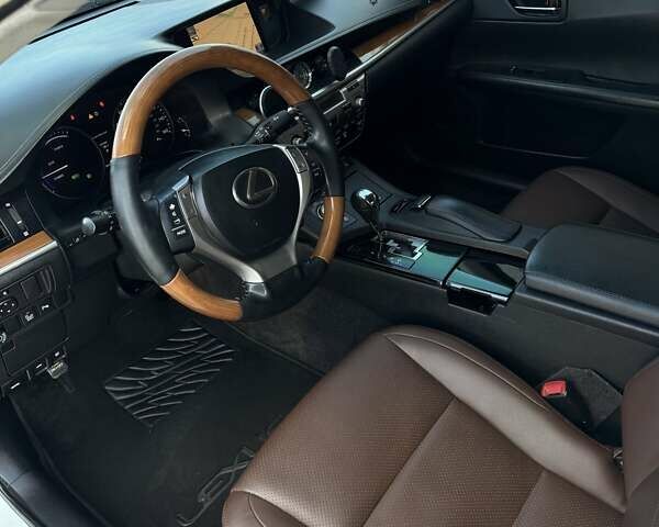 Белый Лексус ЕС, объемом двигателя 2.49 л и пробегом 215 тыс. км за 18750 $, фото 4 на Automoto.ua