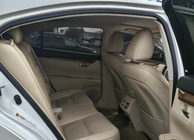 Белый Лексус ЕС, объемом двигателя 2 л и пробегом 160 тыс. км за 14300 $, фото 8 на Automoto.ua