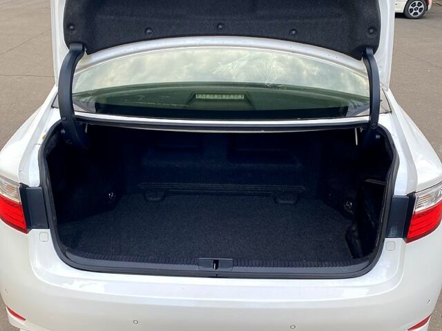 Белый Лексус ЕС, объемом двигателя 2.5 л и пробегом 280 тыс. км за 18500 $, фото 3 на Automoto.ua