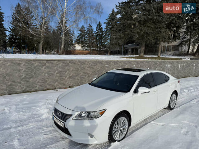 Белый Лексус ЕС, объемом двигателя 3.5 л и пробегом 87 тыс. км за 22500 $, фото 3 на Automoto.ua