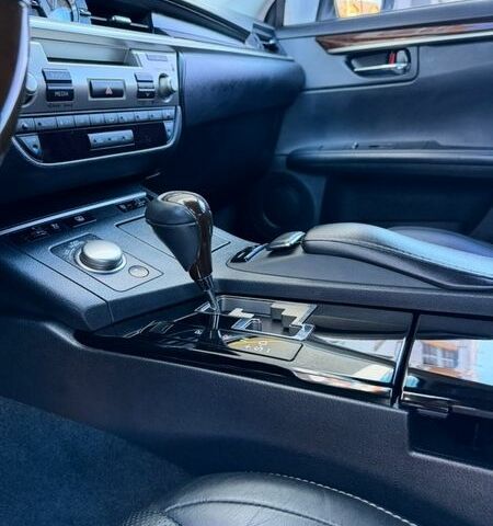 Білий Лексус ЕС, об'ємом двигуна 3.44 л та пробігом 87 тис. км за 22700 $, фото 32 на Automoto.ua