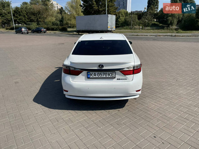 Білий Лексус ЕС, об'ємом двигуна 2.49 л та пробігом 247 тис. км за 15800 $, фото 4 на Automoto.ua