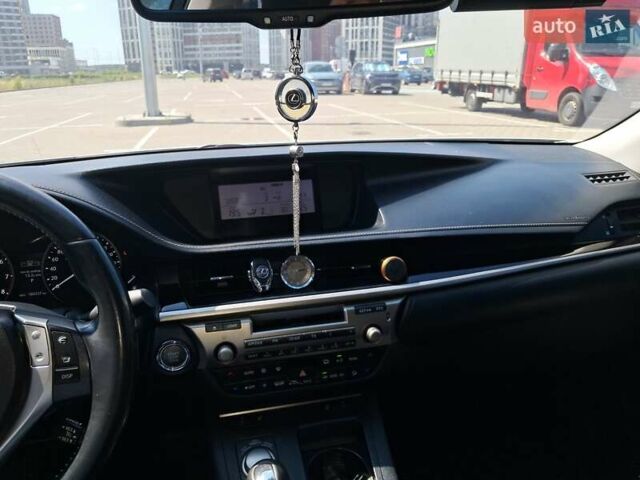 Белый Лексус ЕС, объемом двигателя 2.49 л и пробегом 195 тыс. км за 15500 $, фото 13 на Automoto.ua