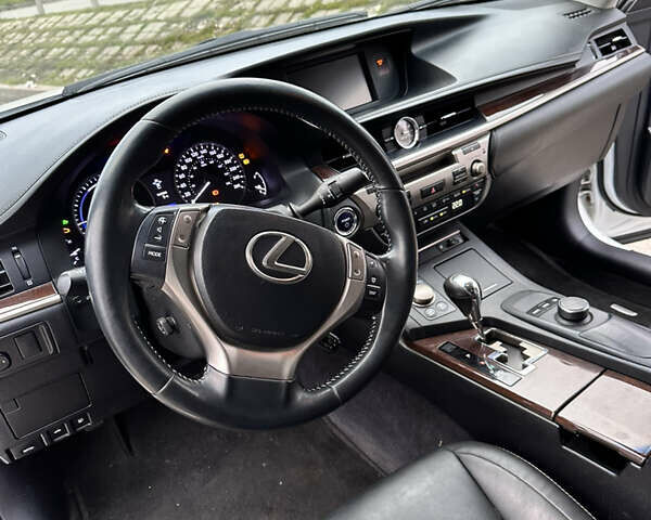 Білий Лексус ЕС, об'ємом двигуна 2.49 л та пробігом 228 тис. км за 17300 $, фото 30 на Automoto.ua