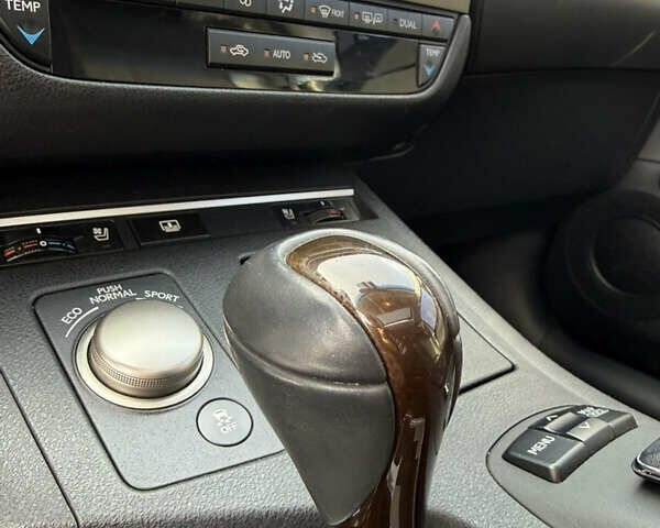 Белый Лексус ЕС, объемом двигателя 3.5 л и пробегом 87 тыс. км за 22500 $, фото 81 на Automoto.ua