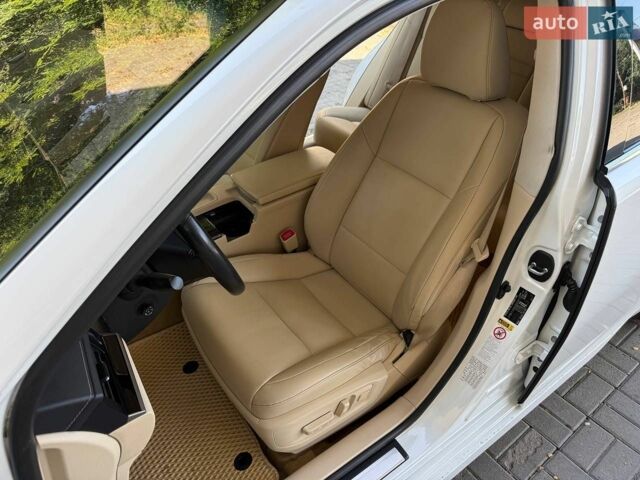 Белый Лексус ЕС, объемом двигателя 2.5 л и пробегом 185 тыс. км за 14800 $, фото 23 на Automoto.ua