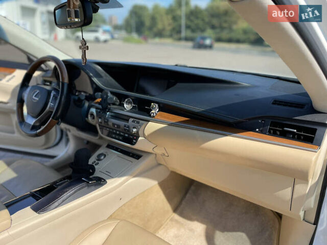 Білий Лексус ЕС, об'ємом двигуна 2.49 л та пробігом 247 тис. км за 15800 $, фото 19 на Automoto.ua