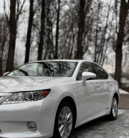 Белый Лексус ЕС, объемом двигателя 2.49 л и пробегом 79 тыс. км за 20499 $, фото 1 на Automoto.ua