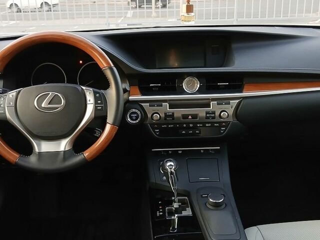 Білий Лексус ЕС, об'ємом двигуна 2.49 л та пробігом 39 тис. км за 18500 $, фото 10 на Automoto.ua