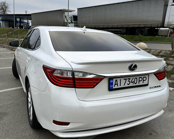 Білий Лексус ЕС, об'ємом двигуна 2.49 л та пробігом 228 тис. км за 17300 $, фото 5 на Automoto.ua