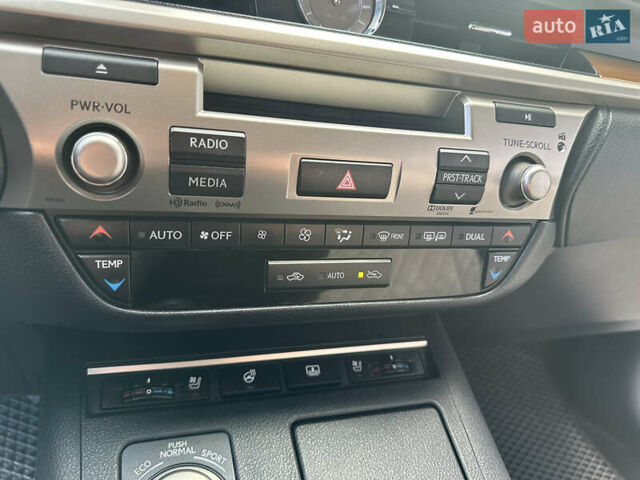 Белый Лексус ЕС, объемом двигателя 2.49 л и пробегом 167 тыс. км за 17500 $, фото 20 на Automoto.ua