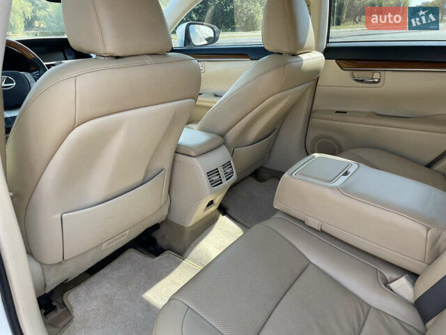 Белый Лексус ЕС, объемом двигателя 2.49 л и пробегом 247 тыс. км за 16700 $, фото 14 на Automoto.ua