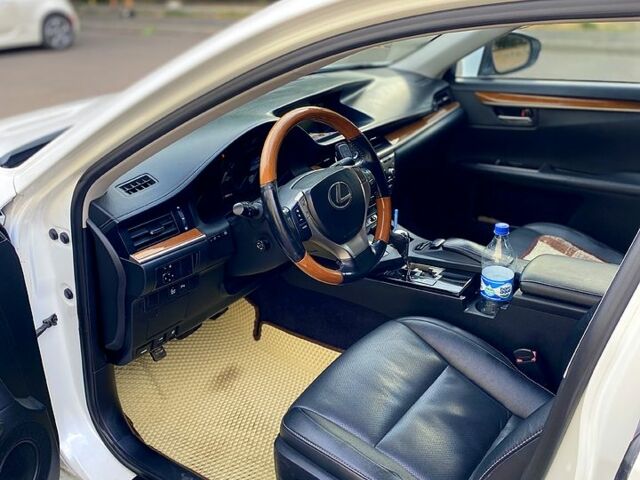 Білий Лексус ЕС, об'ємом двигуна 2.5 л та пробігом 280 тис. км за 18500 $, фото 4 на Automoto.ua