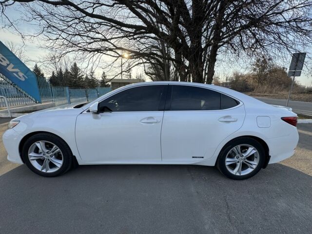 Белый Лексус ЕС, объемом двигателя 2.5 л и пробегом 172 тыс. км за 17800 $, фото 4 на Automoto.ua