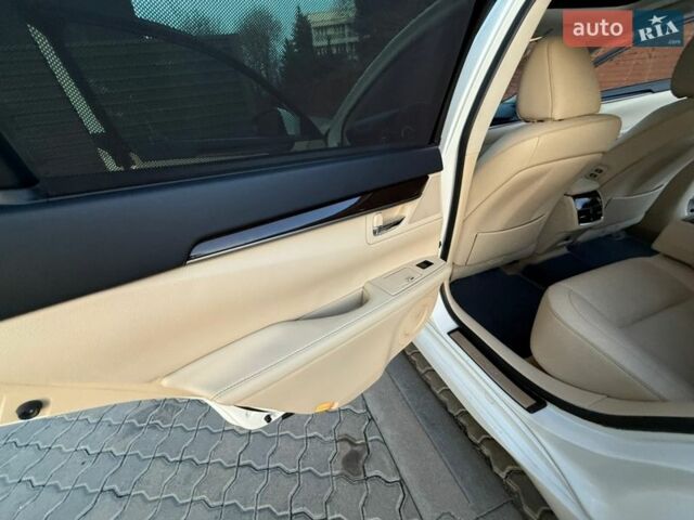 Белый Лексус ЕС, объемом двигателя 3.44 л и пробегом 189 тыс. км за 16800 $, фото 66 на Automoto.ua