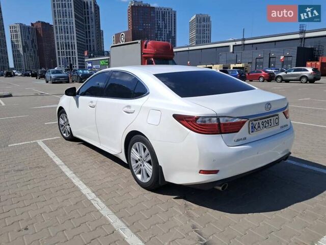 Белый Лексус ЕС, объемом двигателя 2.49 л и пробегом 195 тыс. км за 15500 $, фото 12 на Automoto.ua