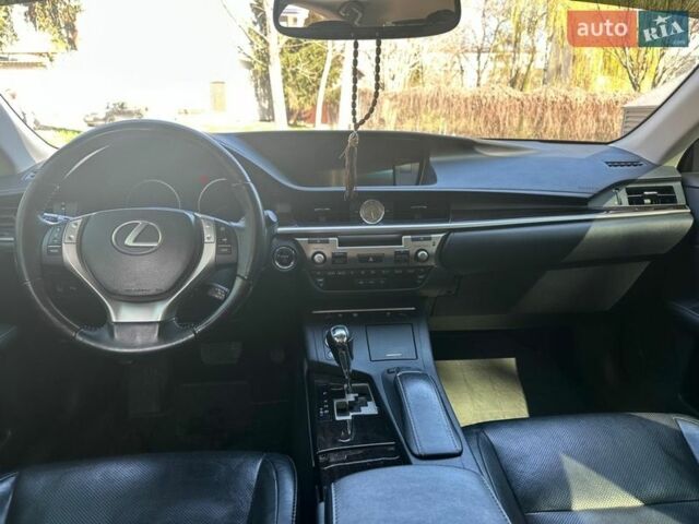 Белый Лексус ЕС, объемом двигателя 2.49 л и пробегом 138 тыс. км за 17500 $, фото 9 на Automoto.ua