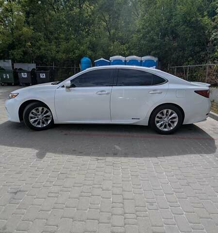 Белый Лексус ЕС, объемом двигателя 2.49 л и пробегом 188 тыс. км за 16500 $, фото 5 на Automoto.ua