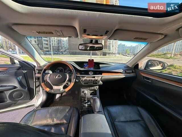 Белый Лексус ЕС, объемом двигателя 2.49 л и пробегом 160 тыс. км за 21333 $, фото 14 на Automoto.ua