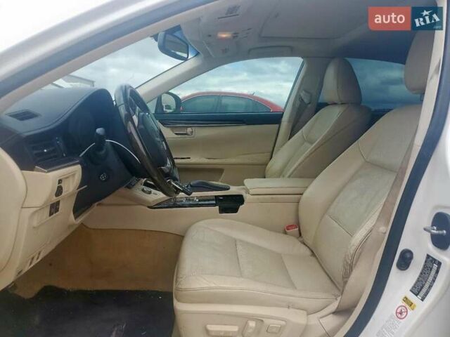 Белый Лексус ЕС, объемом двигателя 3.44 л и пробегом 150 тыс. км за 3200 $, фото 7 на Automoto.ua