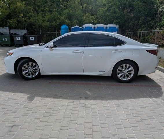Белый Лексус ЕС, объемом двигателя 2.5 л и пробегом 200 тыс. км за 15700 $, фото 5 на Automoto.ua