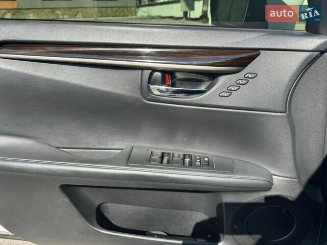 Белый Лексус ЕС, объемом двигателя 2.49 л и пробегом 138 тыс. км за 17500 $, фото 12 на Automoto.ua