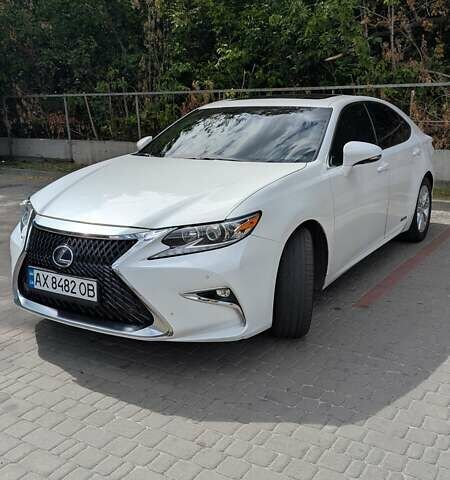 Белый Лексус ЕС, объемом двигателя 2.49 л и пробегом 188 тыс. км за 16500 $, фото 1 на Automoto.ua