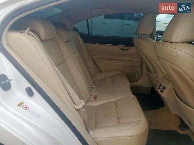Белый Лексус ЕС, объемом двигателя 3.44 л и пробегом 150 тыс. км за 3200 $, фото 9 на Automoto.ua