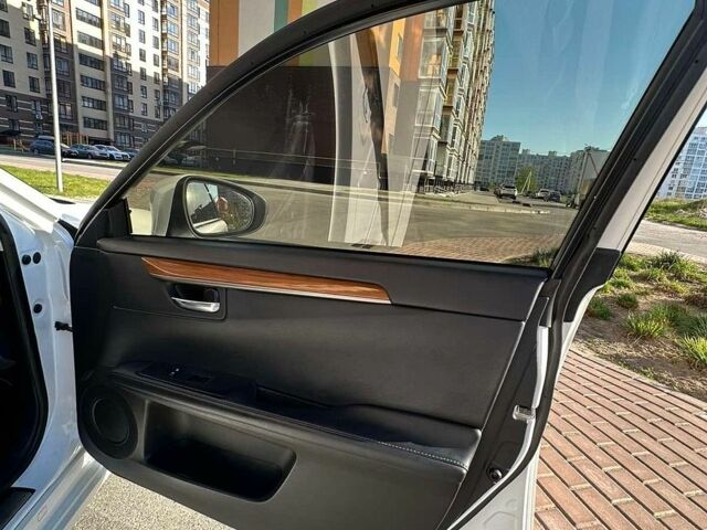 Белый Лексус ЕС, объемом двигателя 2.49 л и пробегом 160 тыс. км за 20900 $, фото 29 на Automoto.ua