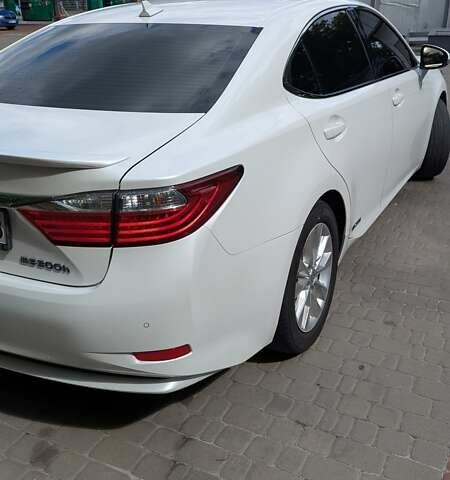 Белый Лексус ЕС, объемом двигателя 2.49 л и пробегом 188 тыс. км за 16500 $, фото 2 на Automoto.ua