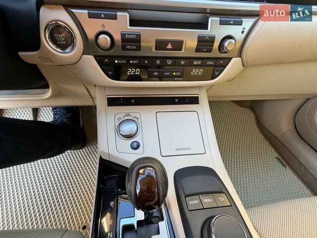 Белый Лексус ЕС, объемом двигателя 2.49 л и пробегом 123 тыс. км за 23700 $, фото 22 на Automoto.ua