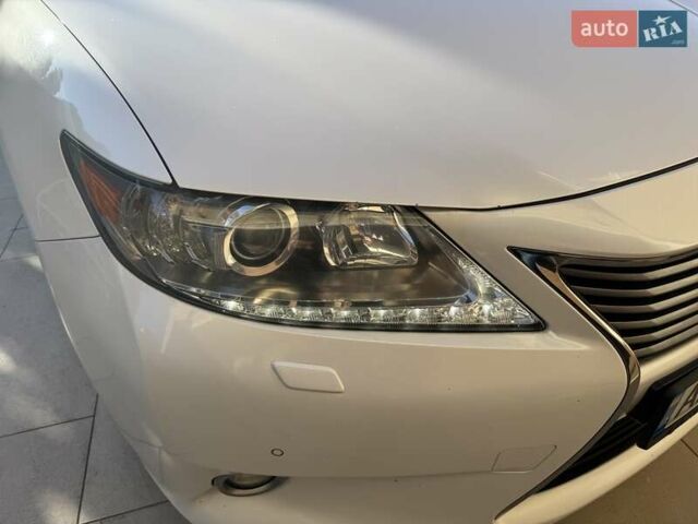 Белый Лексус ЕС, объемом двигателя 2.49 л и пробегом 123 тыс. км за 23700 $, фото 2 на Automoto.ua