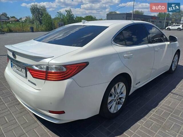 Белый Лексус ЕС, объемом двигателя 2.49 л и пробегом 127 тыс. км за 22999 $, фото 10 на Automoto.ua