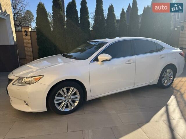 Белый Лексус ЕС, объемом двигателя 2.49 л и пробегом 123 тыс. км за 23700 $, фото 1 на Automoto.ua