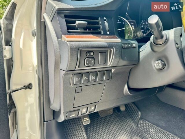 Білий Лексус ЕС, об'ємом двигуна 3.46 л та пробігом 145 тис. км за 25000 $, фото 7 на Automoto.ua