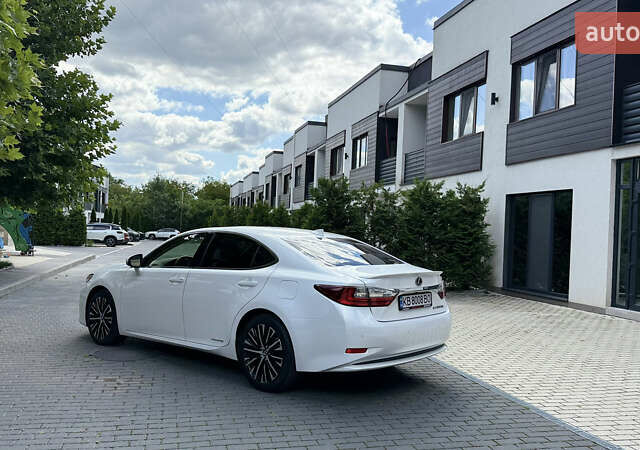 Белый Лексус ЕС, объемом двигателя 2.49 л и пробегом 92 тыс. км за 23900 $, фото 4 на Automoto.ua