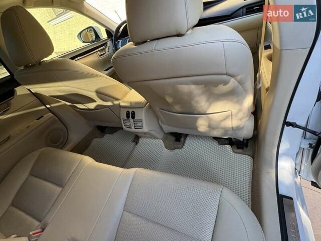 Белый Лексус ЕС, объемом двигателя 2.49 л и пробегом 123 тыс. км за 22300 $, фото 10 на Automoto.ua