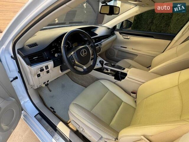 Белый Лексус ЕС, объемом двигателя 2.49 л и пробегом 123 тыс. км за 22300 $, фото 19 на Automoto.ua