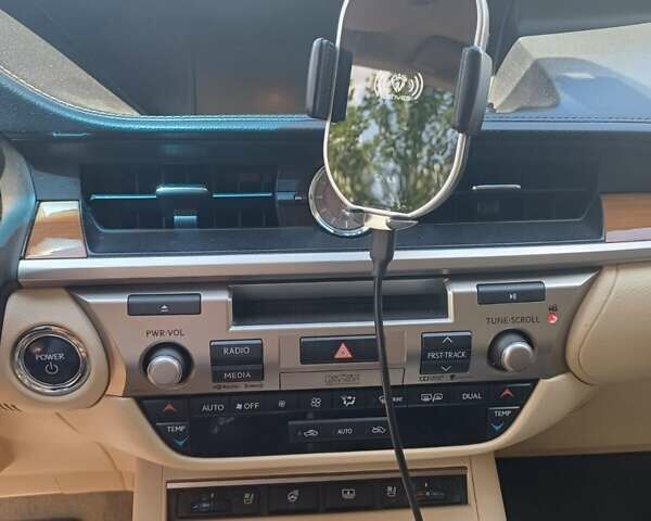 Белый Лексус ЕС, объемом двигателя 2.49 л и пробегом 127 тыс. км за 22999 $, фото 15 на Automoto.ua