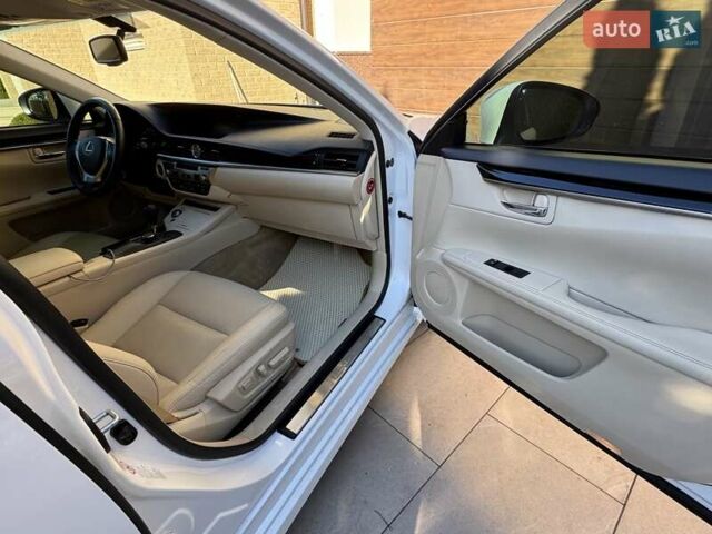 Белый Лексус ЕС, объемом двигателя 2.49 л и пробегом 123 тыс. км за 22300 $, фото 5 на Automoto.ua
