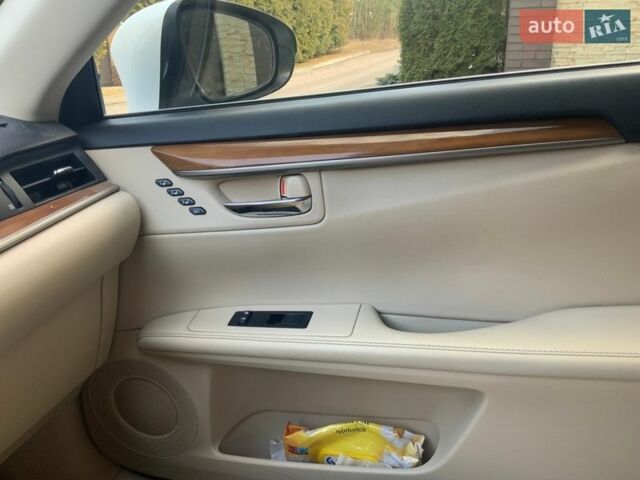 Белый Лексус ЕС, объемом двигателя 2.49 л и пробегом 134 тыс. км за 19800 $, фото 15 на Automoto.ua